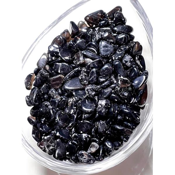モリオン（黒水晶）さざれ　100g小粒サイズ 約3〜12mm 【チベット産】★希少なチベット産モリオンさざれです！★最強！強力な魔除け厄除けに強力なパワーがあるモリオン。★ブレスの浄化や、空間の浄化・インテリア・玄関やお手洗いなどに♪◆◇ス...
