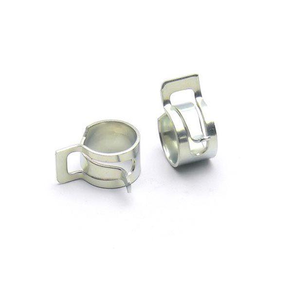 キタコ(KITACO) クレセントクランプ φ10mm〜φ12.2mm 0900-995-08004は表面には耐食性を持たせるクロメート処理を施しています。[サイズ] 8mm×φ10mm〜φ12.2mm[入り数] 2