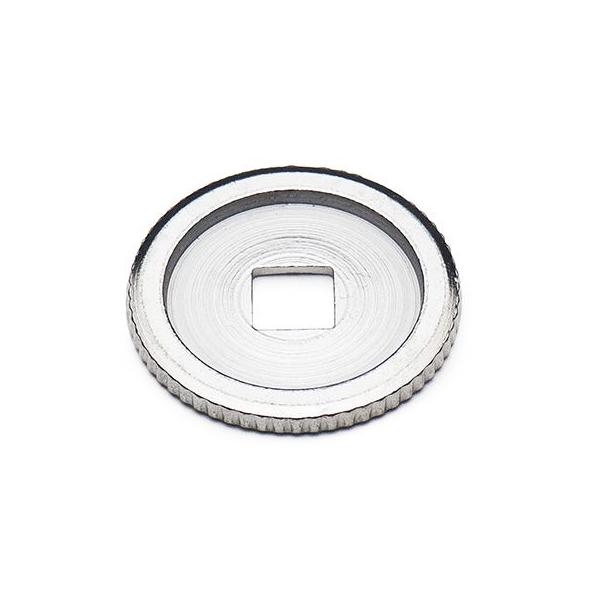 1/4"(6.3mm)ラチェットレンチに装着することで、指を使っての早回しを可能にするスピンナーディスクです。[差込角] 1/4"(6.3mm)[外径] 27mm[材質] クロームバナジウム鋼[仕上げ] クロームメッキ