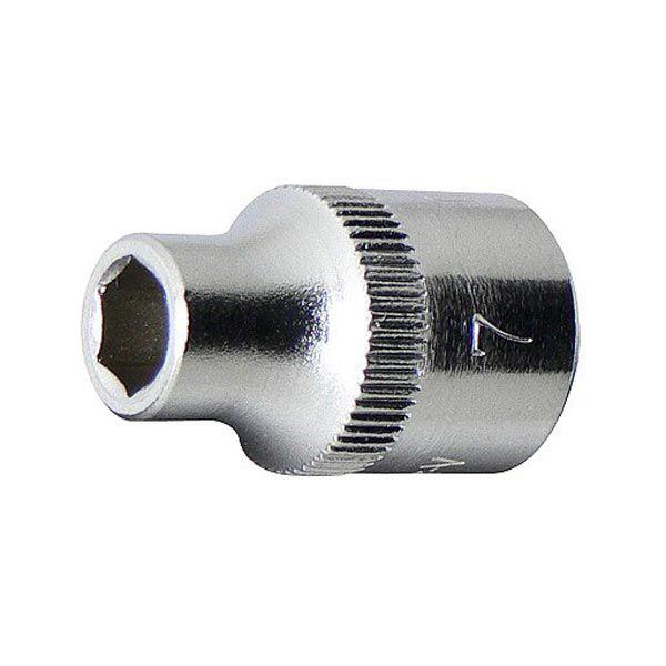 厳選されたクロームバナジウム鋼を鍛造・熱処理した、強靭で耐久性に優れたソケットです。ソケットの周囲に滑り止めのローレット加工(ナールドデザイン)つきで、手回しもしやすい。[差込角] 3/8"(9.5mm)[サイズ] 7mm[全長] 27mm...