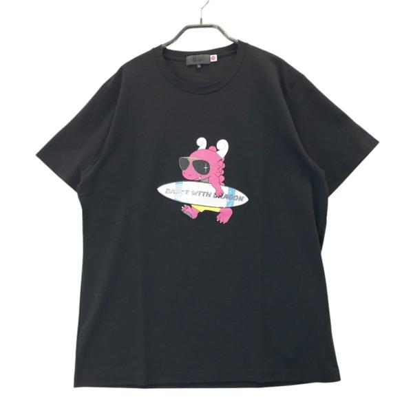 サイズ：2 DANCE WITH DRAGON ダンスウィズドラゴン  半袖Tシャツ チビドラ  ブラック系 [240101488062] ゴルフウェア メンズ ストスト DANCE WITH DRAGON ダンスウィズドラゴン 半袖Tシャツ チビドラ