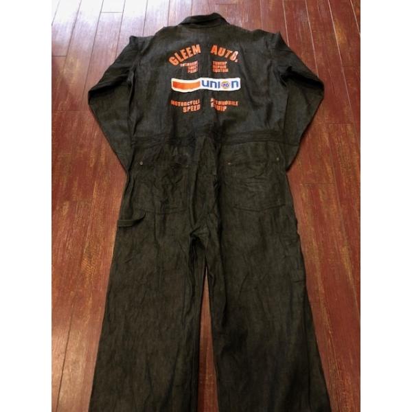 グリーム デニムオールインワン 232 本来のツナギとしてゆとりを持って着用が可能。 程よいカスタムを施し決しているので、アパレルウエアとしても着こなしを楽しめます。 なお、ワッペンはデッドストックを使用。 デニム素材だからこその経年変化も...