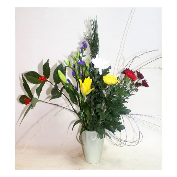 お正月用切り花セット　生花　花束　寿　お祝い　お供え　若松　千両　菊　床の間　墓参り　仏花　正月新年を迎えるリビングや玄関　床の間にお墓参りや仏壇用にも長さ<花材により１メートルから５０センチ位に調整します花材　：　若松からげ・千両・...