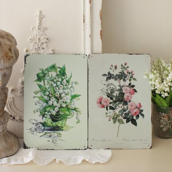[商品説明]海外のアンティークポストカードをプリントしたサインプレートスズラン、ローズの２柄ですホワイトの色合いに手の込んだアンティーク加工が施されています軽量でふち４か所に小穴がありますので壁掛けも可能お部屋やお玄関、壁面の空きスペースな...