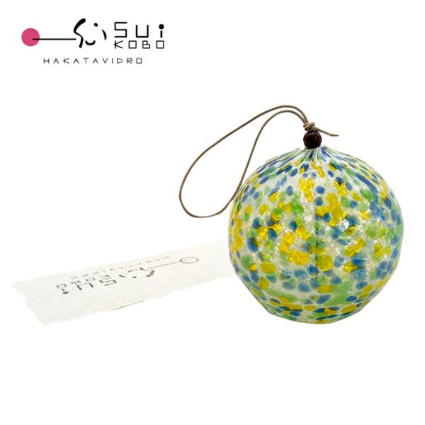 古来より風鈴の音は、人間にまつろわぬ獣や魔物を追い払って己の生命を守る楯であり、同時に己の仲間である獣や神を引き寄せる合図でもあったと言われております。粋工房オリジナルの風鈴はガラス細工であるので、鉄製のものよりも音が柔らかで、優しいです。...