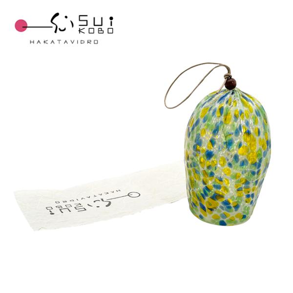 古来より風鈴の音は、人間にまつろわぬ獣や魔物を追い払って己の生命を守る楯であり、同時に己の仲間である獣や神を引き寄せる合図でもあったと言われております。粋工房オリジナルの風鈴はガラス細工であるので、鉄製のものよりも音が柔らかで、優しいです。...