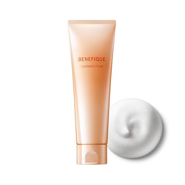 もっちり濃密泡が、毛穴汚れまで、揉みほぐすように洗い上げ、つるんとなめらかな肌へ導くブースター洗顔フォーム♪次のステップがなじみやすい状態に整えます。【使用方法】手のひらに約2cmとり、少量の水かぬるま湯を加えながらよく泡立て、顔のすみずみ...