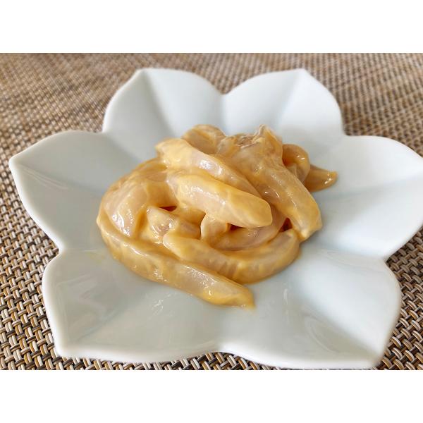 いか塩辛５００ｇ×２パック業務用いかの皮をむいた胴身のみを使用し、無着色で仕上げました。見た目も綺麗で上品ないかの塩辛です。ご飯と一緒に手巻き寿司の具にお茶漬けにお酒の肴にいかがですか？内容量  ５００ｇ×２パック原材料  いか（輸入、国産...