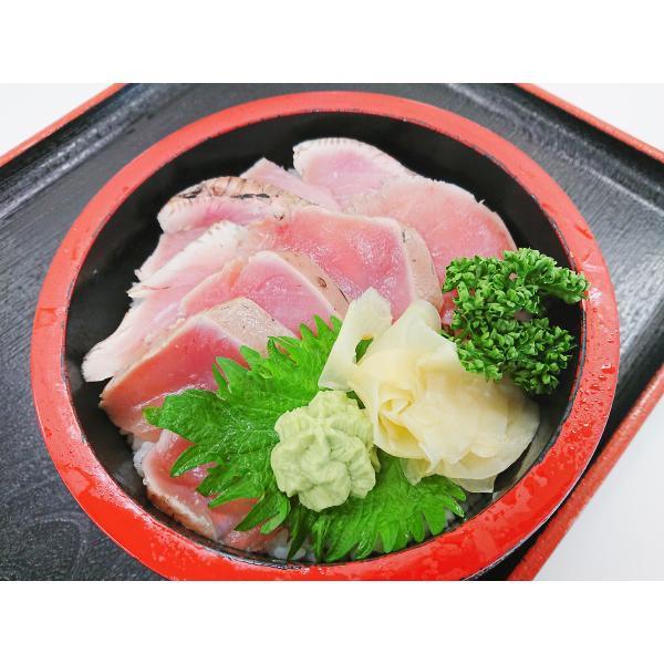 炙りびんちょうたたき３ｋｇ業務用かつおのたたきならぬびんちょうのたたきです。さっぱりとしたびんちょうに炙ったことによる香ばしさがプラスお刺身、お寿司でどうぞ内容量  ３ｋｇ（約６本　本数はあくまでも目安です）原材料  びんちょうまぐろ（太平...