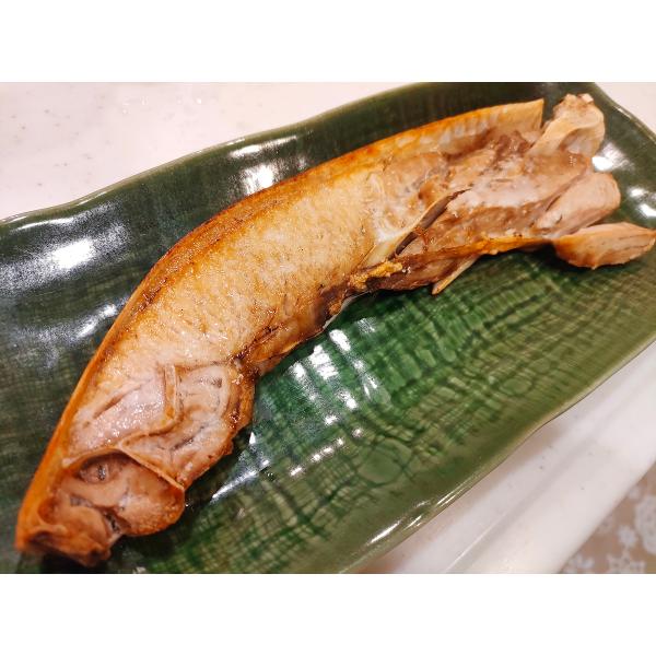 まぐろかまスライス3kg業務用まぐろのかまをスライスし食べやすくしました。ぜひステーキでご利用ください。多少大きさにバラつきはございますが3kg当たり約12個といったところでしょうか。その他、照焼き、煮込み、ソテーなど様々なメニューでお使い...