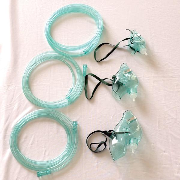 顔にフィットするマスクタイプの水素吸入用カニューラです。ご自宅でのリラックスタイムや就寝時の水素吸入に適しており、耳かけの必要がないため長時間のご使用でも快適です。また、最近ではご自身だけでなく、ペット（特に小型犬や猫）への吸入に活用される...