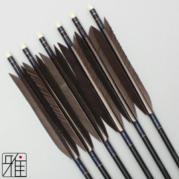 弓道　三つ弽　黒６号　他フリマサイトより値引き出品 弓道 ジュラ矢 黒羽根 手羽 2115黒|6本組|矧糸:青系|翠山弓具店 suizan