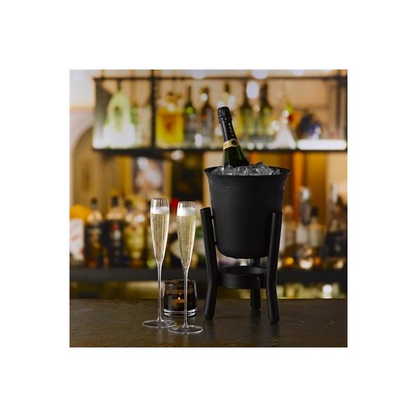 上質でモダンな空間をしつらえるとっておきのワインクーラー