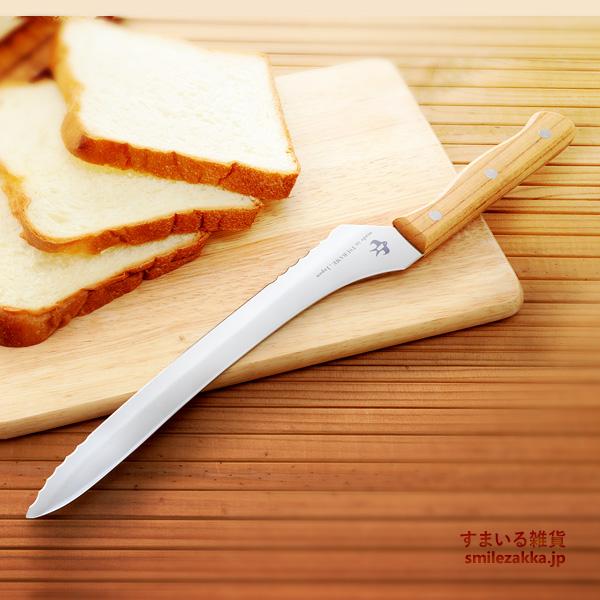 [Release date: September 27, 2018]波刃と直刃の2種類の刃の組み合わせにより、パンの切りくずを抑えながらきれいに切り分けられるパンナイフです。波刃のきっかけにより硬いフランスパンも、なかなか刃が入らずに潰れや...