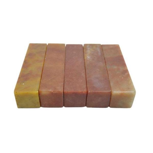 サイズ：1.5ｃｍ×1.5ｃｍ×5ｃｍ数量  1個   状態   新品（同等品ランダム発送です。）●紅花凍石の特徴紅花凍石の特徴はその色彩になります、あまりに色彩バリエーションが多いため購入者から注文品と異なっているとクレームが入るほどです...