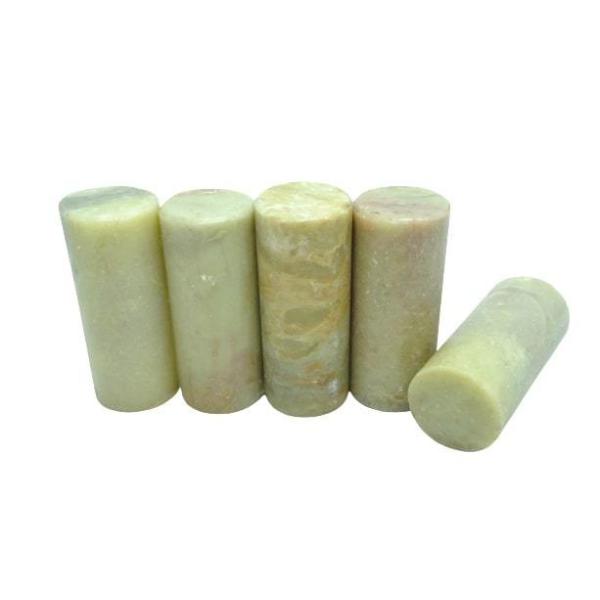 サイズ  直径2ｃｍ×5ｃｍ   数量  1個  状態   新品（同等品ランダム発送です。）●青田石の特徴青田石は篆刻印材の中で最もバランスの良いとされる印材です。カケ味/彫り味/色彩/高度/結晶粒度などバランスが良いとされていますが、近年...