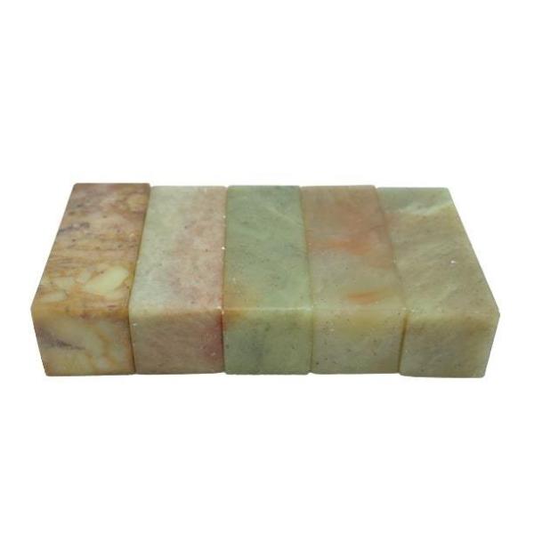 サイズ  約2ｃｍ×2ｃｍ×4ｃｍ   数量  1個   状態   新品（同等品ランダム発送です。）●紅花凍石の特徴紅花凍石の特徴はその色彩になります、あまりに色彩バリエーションが多いため購入者から注文品と異なっているとクレームが入るほどで...