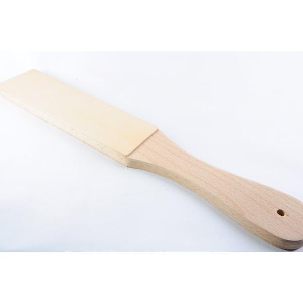 この商品は刃物のエッジを修正に行う棒になります。砥石では、綺麗に研いでも顕微鏡レベルではまだ刃先がギザギザしており、そのギザギザを修正を行う商品になります。刃物であればすべてご利用いただけます。使用方法1.油を少量皮面に塗布し研磨剤を擦り付...