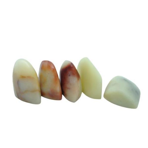 サイズ：約1.5ｃｍ×約3ｃｍ×高約4ｃｍ数量  ：1個   状態   ：新品（同等品ランダム発送です。）※色、サイズご指定不可です。●寿山芙蓉石の特徴寿山芙蓉石になります、非常に艶が美しく、キメも細かく、彫り味良しの磨けば最高の輝きがでま...