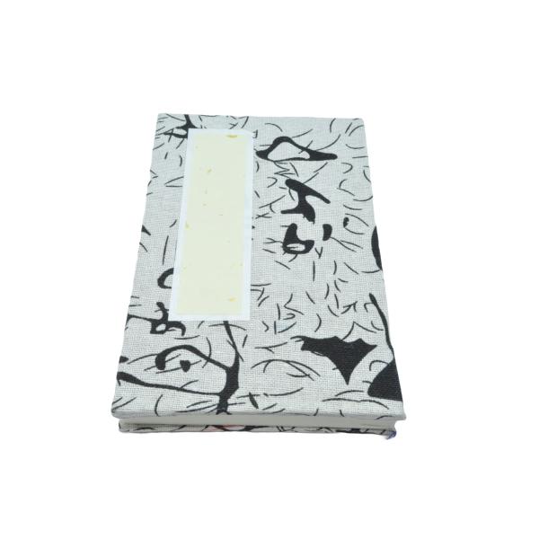 サイズ：約15ｃｍ×10ｃｍ（閉じた状態）　枚数：１２ページ（24面）数量：1冊状態：新品紙質： 半熟宣折帖になります。印譜帳としても、お使いいただけます。