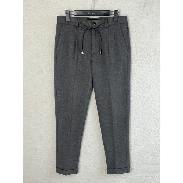 サイズM【新品】1piu1uguale3 EASY ITALY TROUSERS 未使用 1piu1uguale3 ウノピゥウ 4 グレー EASY ITALY TROUSERS