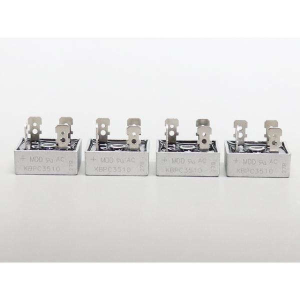 ■商品説明■・高耐圧ブリッジ・ダイオード 1000V 35A(KBPC3510) ・電源装置の整流回路に最適です。・放熱性に優れた金属パッケージとなっています。■販売単位■・1セット (4個)■商品状態■・新品(未使用品)■お支払方法■・銀...