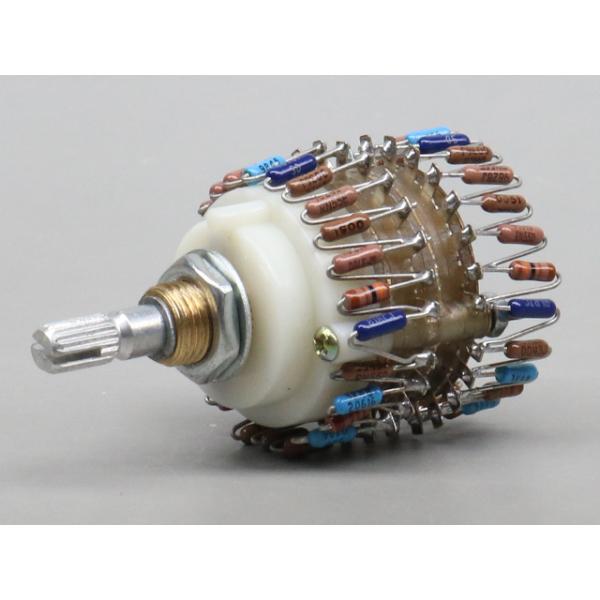 ■商品説明■・可変抵抗 100KΩ 2連・23接点の可変抵抗です。■販売単位■・1個■商品状態■・新品(未使用品)■お支払方法■・銀行振込・郵便振替・クレジットカード・代金引換 (代引き)■発送方法■・クロネコヤマト(宅急便)■注意事項■・...