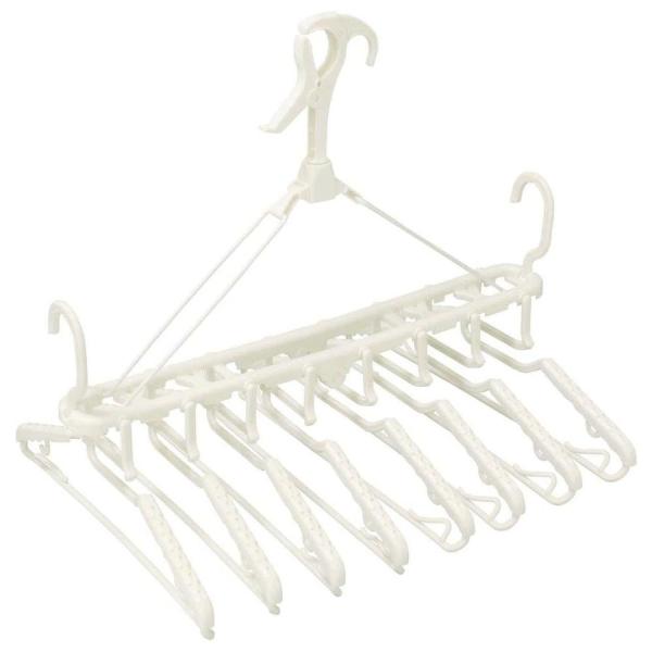 「わたし」のベランダ干しスタイルシャツやタオルを一度にまとめて8枚すっきりと干せます。使用後は折りたたんで吊るしておけるのでコンパクトに収納できます。3wayキャッチフックで太いポールにもロープにも対応。鴨居フック付きで場所を選ばずに干すこ...