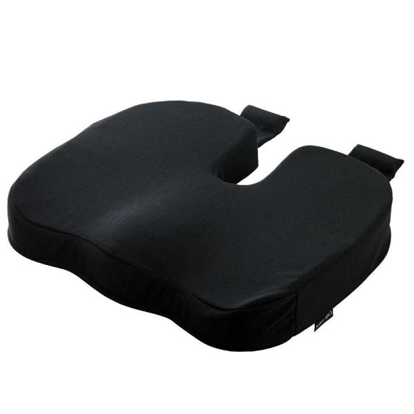 お尻とフトモモに沿うようなゆるやかなカーブが体にフィットし、体圧分散効果でお尻を痛くなりにくくサポート。弾力のあるゲル素材と低反発ウレタンフォームの、沈み込みすぎず体にフィットする4層構造は、体への負担を軽減。長時間のドライブでも、疲れにく...