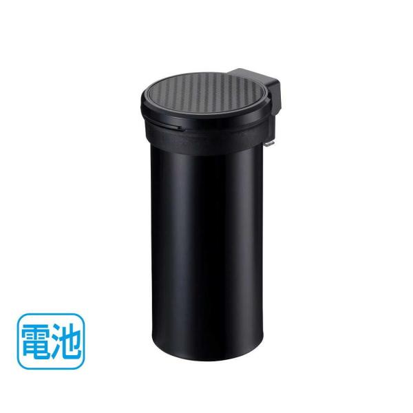 ●カーボンテクスチャのスポーティな缶タイプ灰皿です。●夜間などの暗い場所で便利なブルーLED照明付き。（電池式：CR2032…1個使用）●ロング缶で大容量、約120本収納できます。（メーカー基準による実測値です。）●便利な火消し穴とタバコ置...