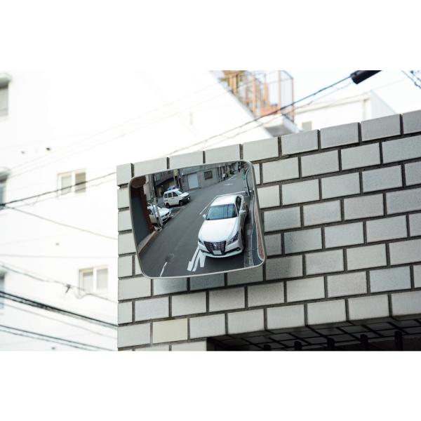 ●外観・景色を損なわないフレームグレータイプです。●角度調節が自由です。●幅（ｍｍ）：４００●高さ（ｍｍ）：３００●像大きさ（曲面Ｒ）：８００●取付仕様：ビス止め●屋内外両用　質量1145g