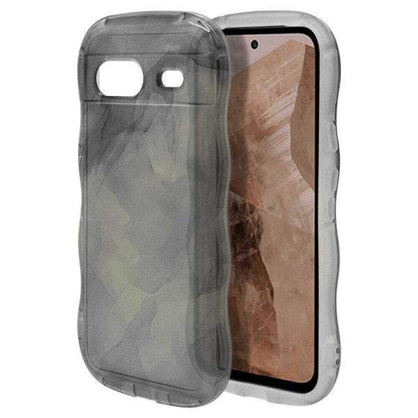 本製品は厚みのあるTPU素材で、手に馴染みやすいウェーブ形状の背面ケースです。カメラ周りの細部まで保護できる精密設計です。滑りにくくしなやかな耐衝撃性のあるTPU素材で、側面と背面をしっかりカバーし優しく端末を守ります。※衝撃吸収については...