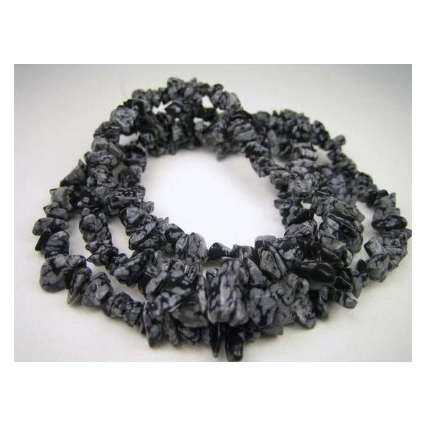 【さざれ連売り商品】スノーフレーク☆商品情報☆長さ：約4-12mm幅：約3-7mm厚さ：約2-7mm粒数：約230-250粒全長：約85cm原産地：中国※サイズはおおよそです。※形状やサイズのばらつき、表面や穴周りにキズや凹み等があります。...