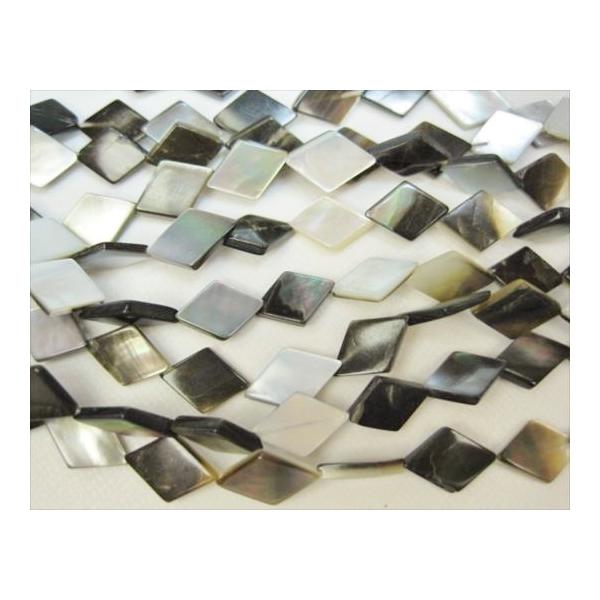 【連売り商品】シェル☆商品情報☆縦：12±0.2mm幅：8.5±0.2mm厚さ：2.2±0.2mm粒数：約30粒長さ：約36cm原産地：中国※石の材質上、形状やサイズのばらつき、表面や穴周りにキズや凹み、割れや欠け等があります。粒数はあくま...