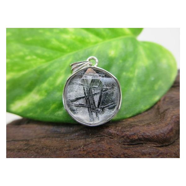 ペンダントトップ ギベオン 鉄隕石 品質AAA 2.8g 約13.4×6mm 六芒星