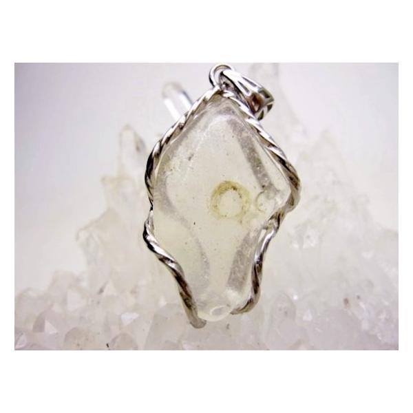 ペンダントトップ リビアングラス 4g 一点物 鑑定済み : 天然石のお店