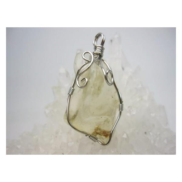 ペンダントトップ リビアングラス 5g 一点物 鑑定済み : 天然石のお店