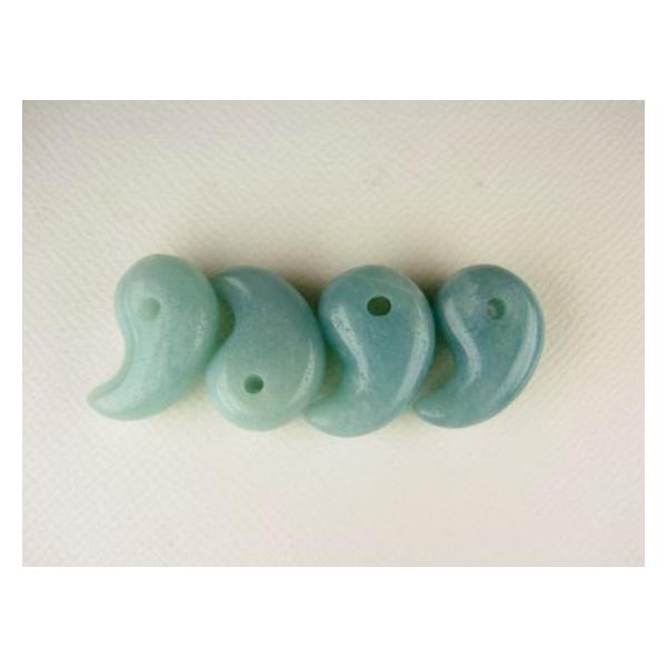 【勾玉】アマゾナイト☆商品情報☆縦：約17±1mm横：約12±1mm厚さ：約7±1mm穴サイズ：約1.8±0.2mm※現在の在庫につきまして、表面に目立つ小キズがありますので、ご理解の上ご購入下さいますようお願い致します。※形状やサイズのば...