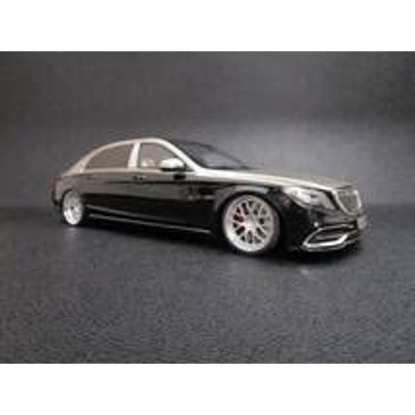 完成品 1/18マイバッハカスタム - ミニカー