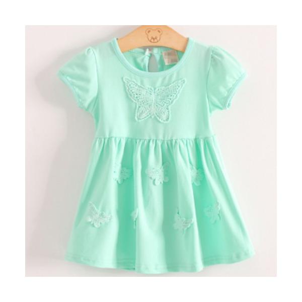 女の子のベビー蝶々ワンピース