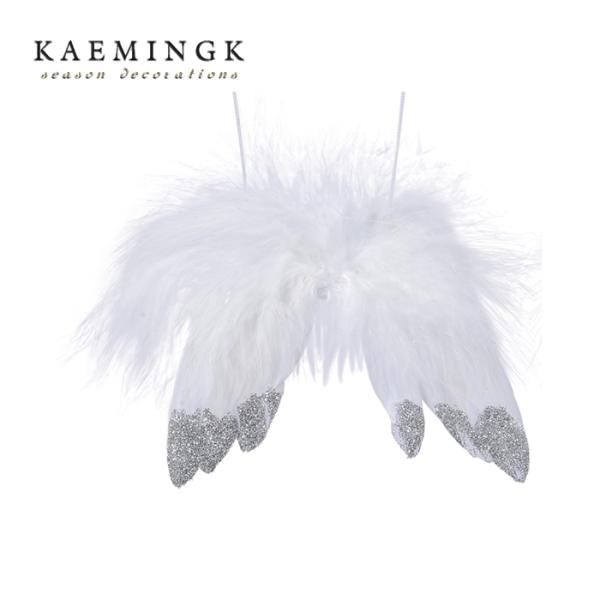 リアルなフェザーの質感が楽しめるオーナメントです。2種類の羽を組み合わせたお洒落なデザインです。羽の裾にはシルバーグリッターが施されており、光に反射してキラキラと輝きを放ちます。自然の美しさをシンプルに表現したオーナメントです。風がそよぎ羽...