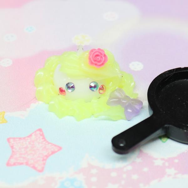 ロングロングヘアほっぺちゃんストラップ ／ サン宝石