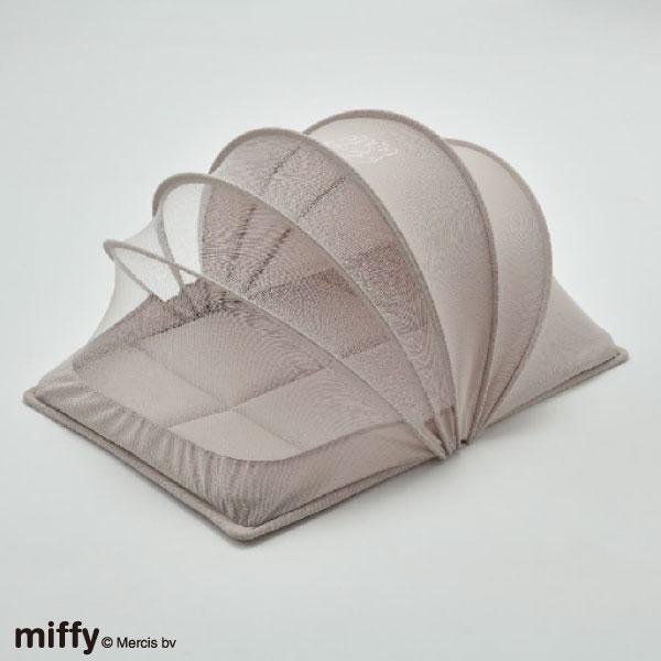 手軽で安全に赤ちゃんの居場所。寝る場所の確保ができる。それがコンパクトベッドです。。お手軽に寝室やリビング赤ちやんでおねんねできるスペースを確保。。いつでも気軽に持ち運びができ、里帰り。お出かけなどのあらゆるシーンでおねんねのスペースを確保...