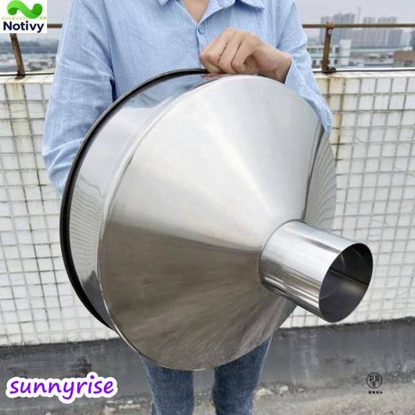 1.40cm 特大口径 × ステンレス鋼厚手構造で大量充填がスムーズ。ステンレス鋼製の特大ロートファンネルは、口径 40cm の広口設計で、オイル、ワイン、冷たい飲み物などの液体や固体を一括して効率的に充填できます。厚手の強化構造が重荷や繰...