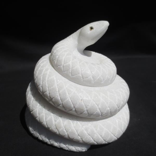 白蛇 白へび ヘビ 蛇 巳年 干支 十二支 White Snake 天然大理石 11cm 12cm 12cm 1 9kg Buyee Buyee 日本の通販商品 オークションの代理入札 代理購入