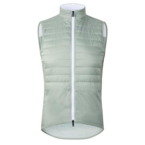 前面は胸から上、背面は肩甲骨あたりに軽量中綿を配置し、更に前面と背面の上部の中綿部分まで裏地付き。冷たい風をしっかり防ぎながら体温をキープ。寒さの厳しいシーズンや朝夕の冷え込みにも対応します。前面には防風性に優れた3M社のシンサレートハイロ...