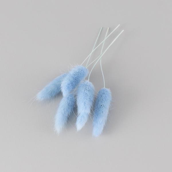 ラグラスは、ハーバリウム制作のワンポイントアクセントとして最適です。少量をクリアケースに入れていますので、小出しで使いたい場合に便利で、保管の際も花材がつぶれる心配がありません。お好みに応じて色をお選びください。※天然素材ですので、色味やボ...