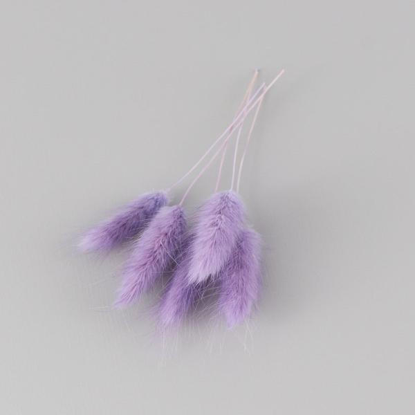 ラグラスは、ハーバリウム制作のワンポイントアクセントとして最適です。少量をクリアケースに入れていますので、小出しで使いたい場合に便利で、保管の際も花材がつぶれる心配がありません。お好みに応じて色をお選びください。※天然素材ですので、色味やボ...