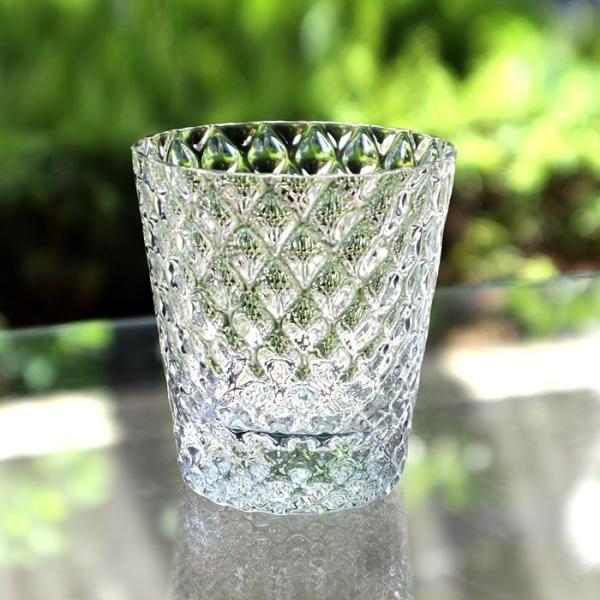 ＜仕様＞72×78H・140ml味覚と嗅覚だけでなく、グラスを透過する光りを視覚、氷とグラスの当たる音を聴覚、グラスに刻まれたモールや重さを触覚、人の持つ五感全てで楽しんでいただけたら・・・。そんな想いで作られたグラスをどうぞ。