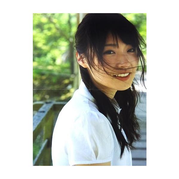 商品名：中古ポスター(女性) B3ポスター(四つ折) 高山一実/振り向き(乃木坂46) 「写真集 恋かもしれない」 封入特典商品解説■乃木坂46 高山一実 写真集「恋かもしれない」 封入特典、B3ポスターです。写真集は付属致しません。予めご...
